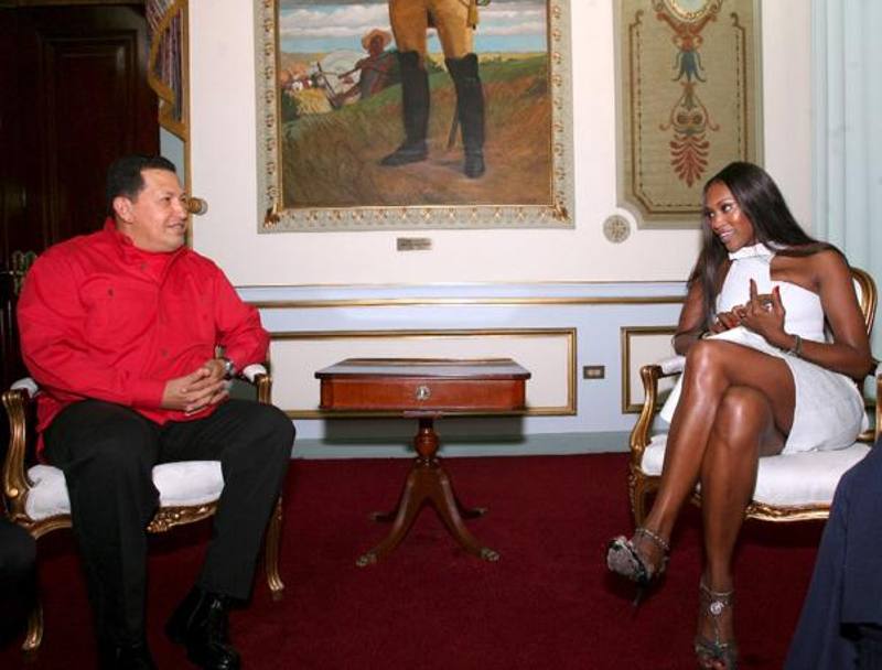 Con Hugo Chavez (Epa)